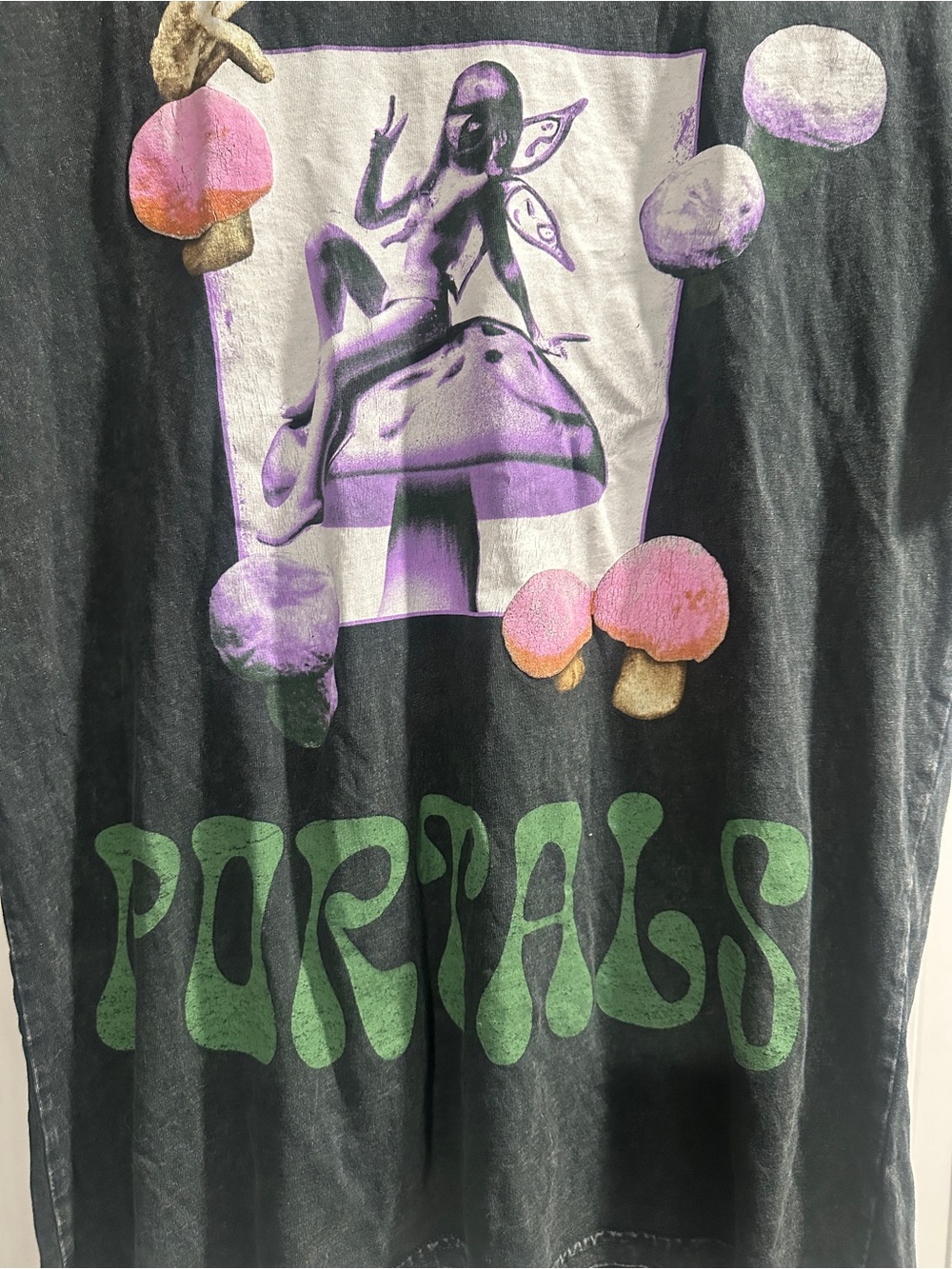Melanie Martinez Portals Tour Mushroom Fairy Graphic T-Shirt Black EUC Sz Med M - Picture 3 of 4